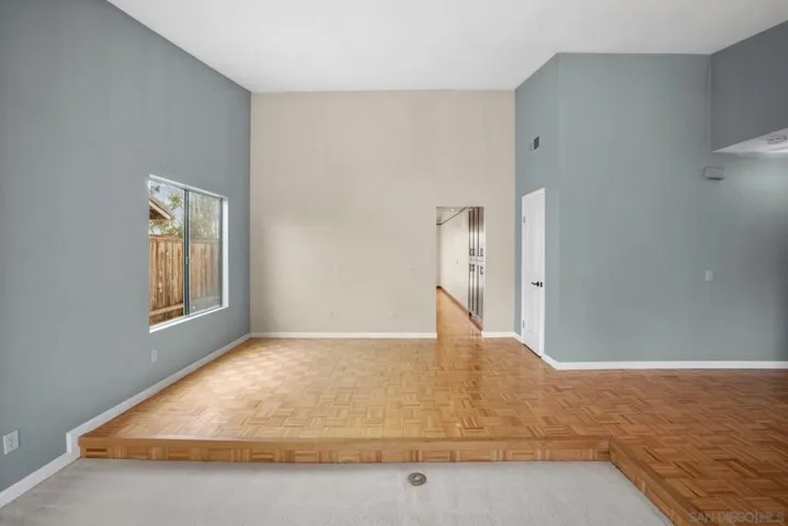7696 Canyon Point Ln, San Diego, California 92126