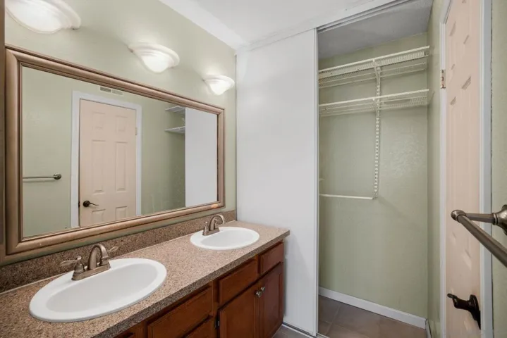 7696 Canyon Point Ln, San Diego, California 92126