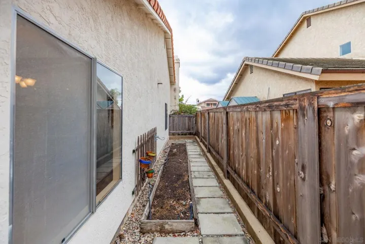 7696 Canyon Point Ln, San Diego, California 92126