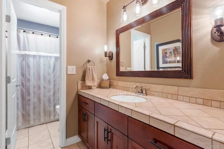 10700 Meadow Glen Way East, Escondido, California 92026