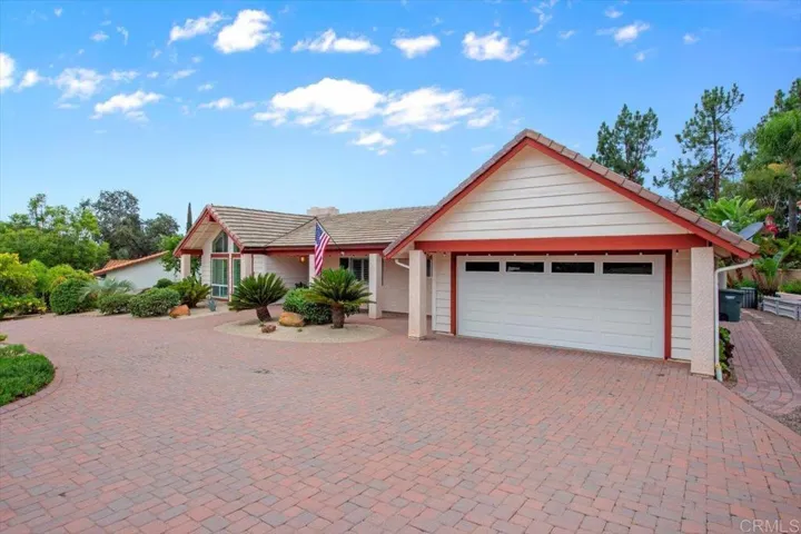 10700 Meadow Glen Way East, Escondido, California 92026