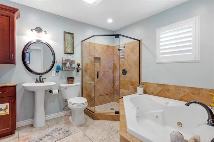 10700 Meadow Glen Way East, Escondido, California 92026