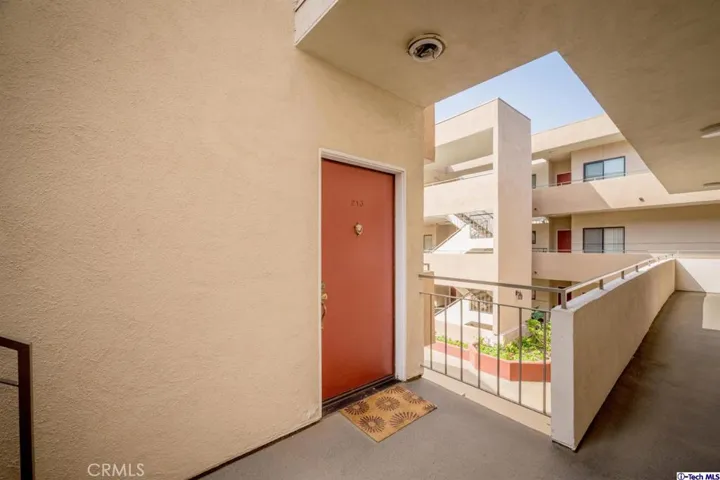 500 E Lexington Drive 213, Glendale, California 91206