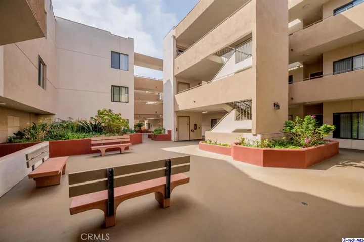 500 E Lexington Drive 213, Glendale, California 91206
