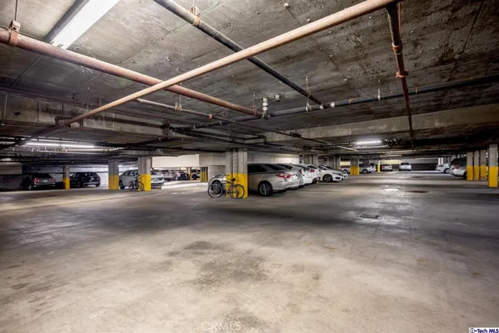 500 E Lexington Drive 213, Glendale, California 91206