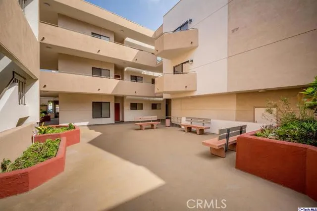 500 E Lexington Drive 213, Glendale, California 91206