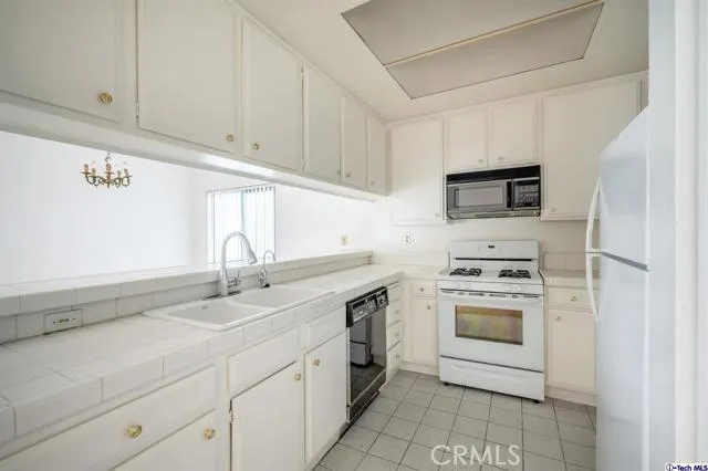 500 E Lexington Drive 213, Glendale, California 91206