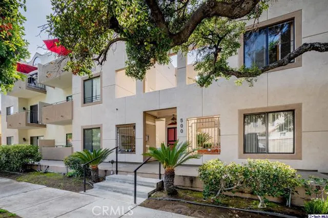500 E Lexington Drive 213, Glendale, California 91206