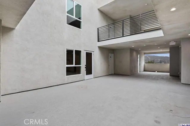 7064 Greeley Street 103, Tujunga, California 91042