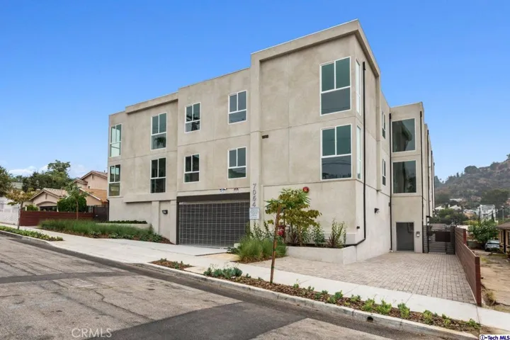 7064 Greeley Street 103, Tujunga, California 91042