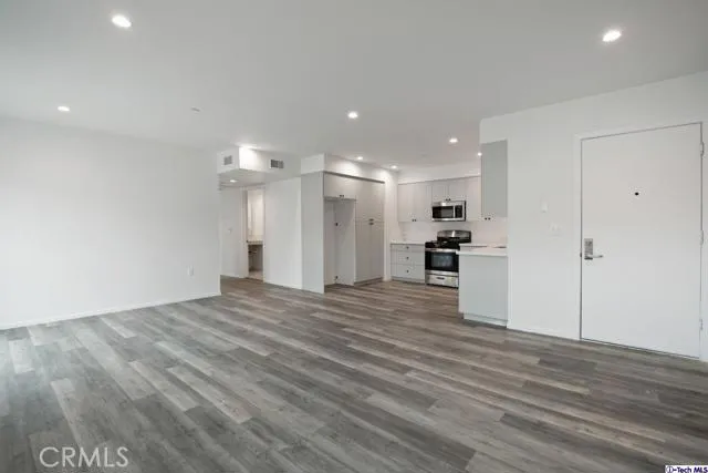 7064 Greeley Street 103, Tujunga, California 91042