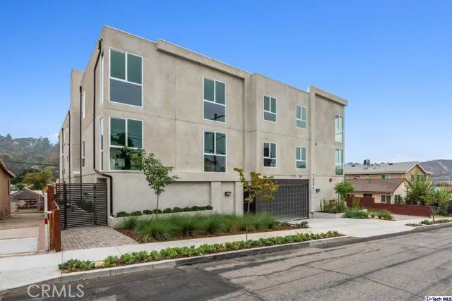 7064 Greeley Street 103, Tujunga, California 91042