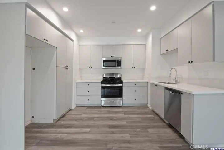 7064 Greeley Street 103, Tujunga, California 91042
