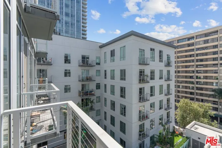 645 W 9th Street 637, Los Angeles, California 90015