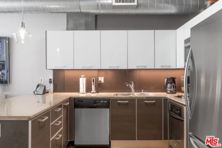 645 W 9th Street 637, Los Angeles, California 90015