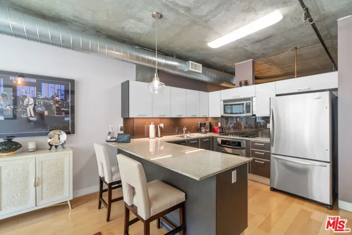 645 W 9th Street 637, Los Angeles, California 90015
