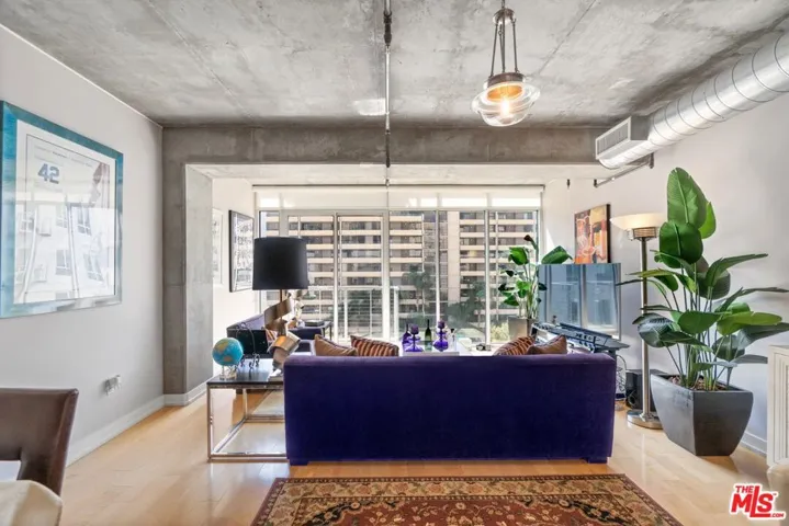 645 W 9th Street 637, Los Angeles, California 90015