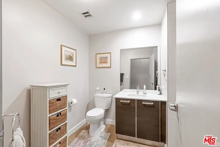 645 W 9th Street 637, Los Angeles, California 90015