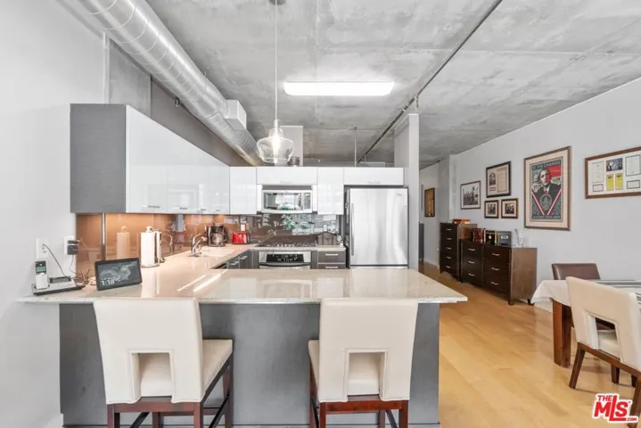 645 W 9th Street 637, Los Angeles, California 90015