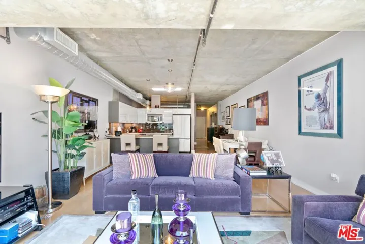 645 W 9th Street 637, Los Angeles, California 90015