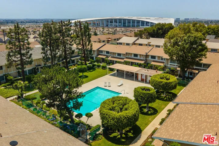 3500 W Manchester Boulevard 261, Inglewood, California 90305