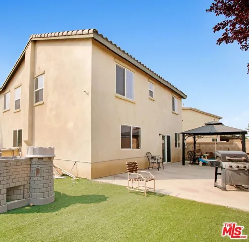 1763 E Ivesbrook Street, Lancaster, California 93535