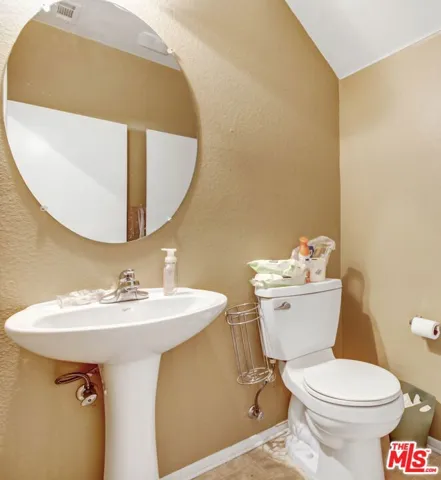 1763 E Ivesbrook Street, Lancaster, California 93535