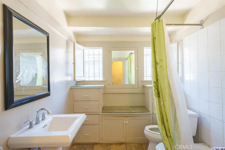 1825 W 38th Place, Los Angeles, California 90062