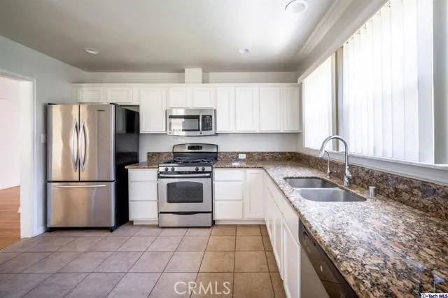 1648 W Kenneth Road, Glendale, California 91201