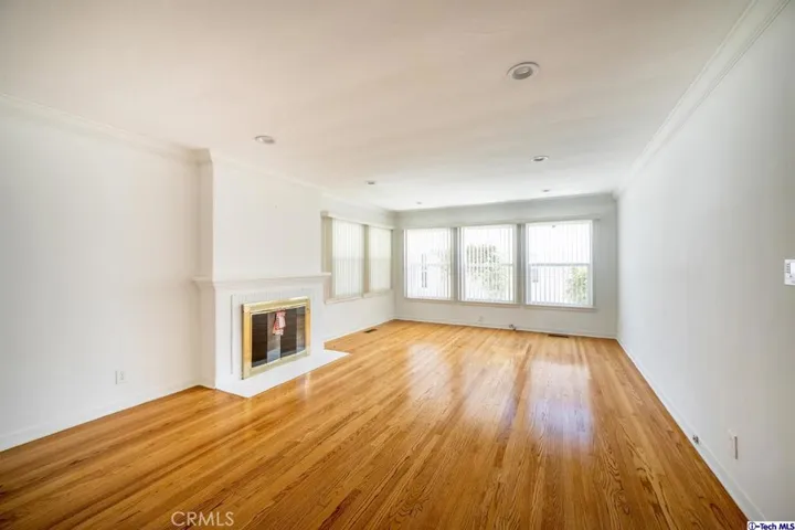 1648 W Kenneth Road, Glendale, California 91201