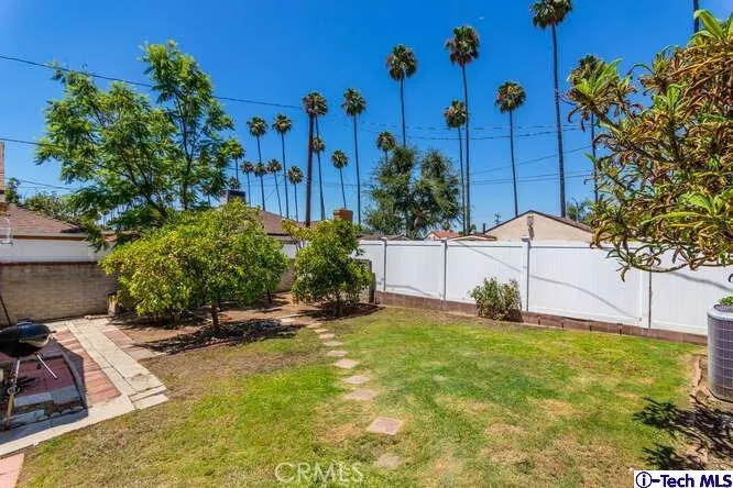 1648 W Kenneth Road, Glendale, California 91201