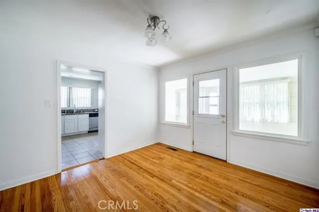 1648 W Kenneth Road, Glendale, California 91201