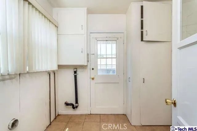 1648 W Kenneth Road, Glendale, California 91201
