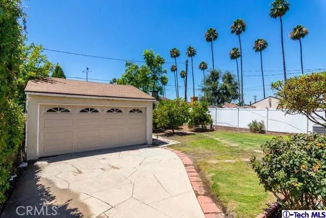 1648 W Kenneth Road, Glendale, California 91201