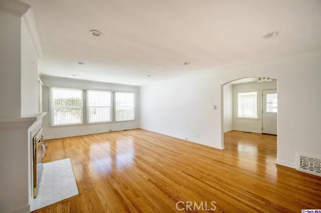 1648 W Kenneth Road, Glendale, California 91201