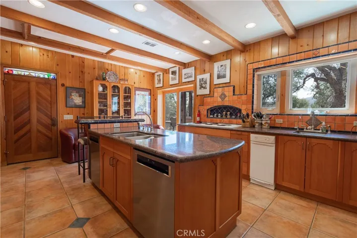 Large kitchen island for entertaining