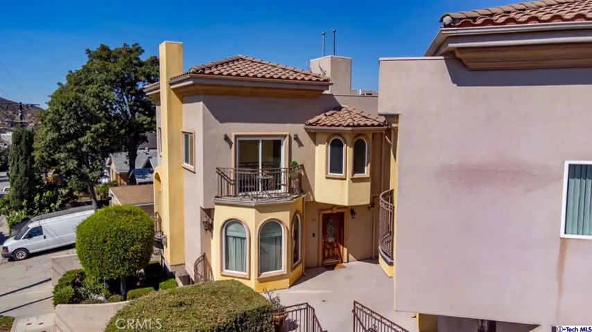 6939 Greeley Street 101, Tujunga, California 91042