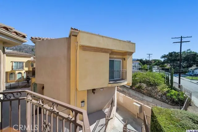 6939 Greeley Street 101, Tujunga, California 91042