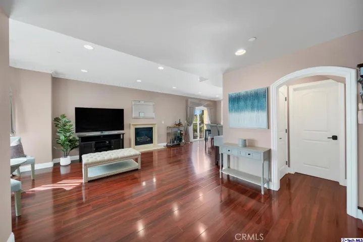 6939 Greeley Street 101, Tujunga, California 91042