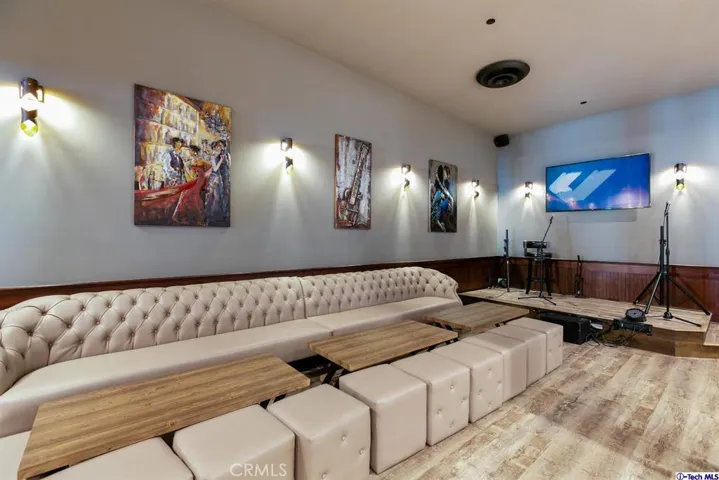 11136 Magnolia Boulevard, North Hollywood, California 91601