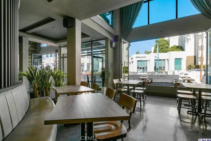 11136 Magnolia Boulevard, North Hollywood, California 91601