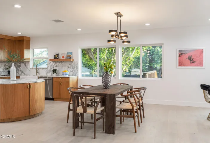 1882 Mendocino_430v1_mls