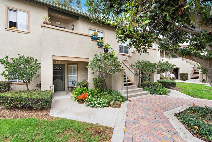 19 Via Pausa, Rancho Santa Margarita, California 92688