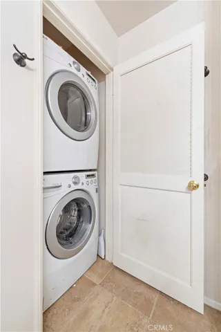 Convenient inside laundry room - washer & dryer included!