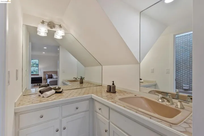 260 Stonewall Rd, Berkeley, California 94705