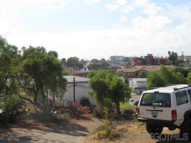 945 N Avenue, National City, California 91950