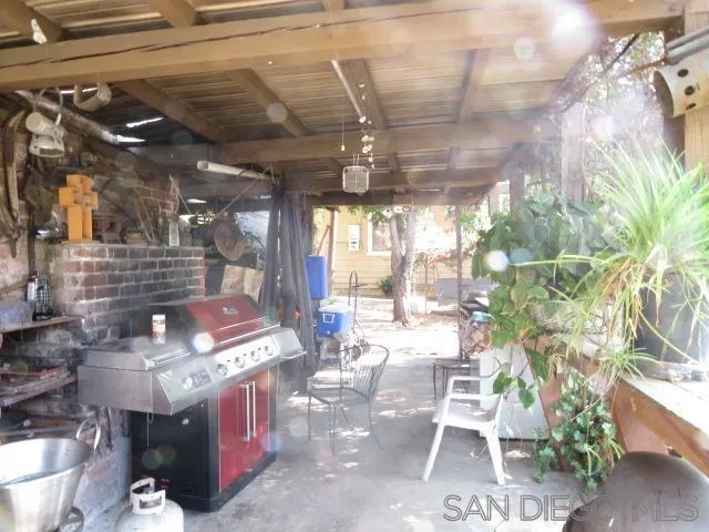 945 N Avenue, National City, California 91950