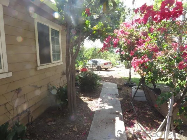 945 N Avenue, National City, California 91950