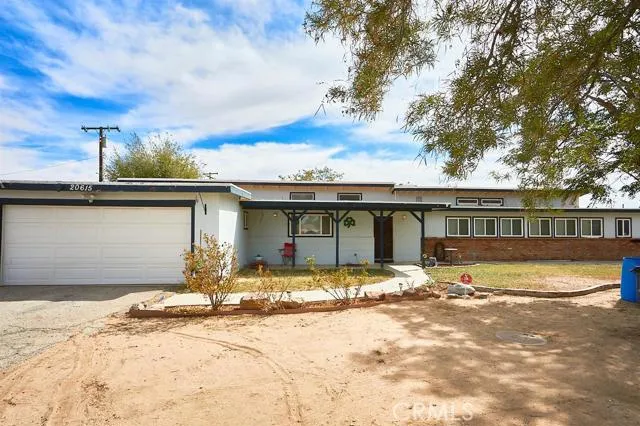 20615 Powhatan Lane, Apple Valley, California 92308