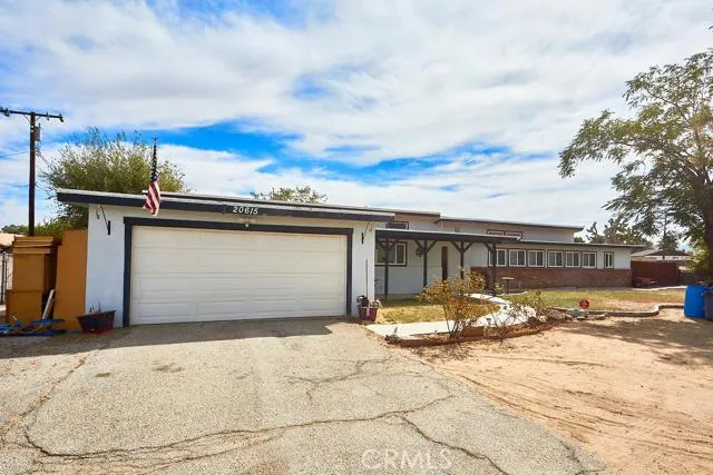 20615 Powhatan Lane, Apple Valley, California 92308